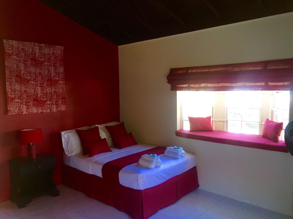 La Casa Feliz Hotel Montego Bay Exterior photo